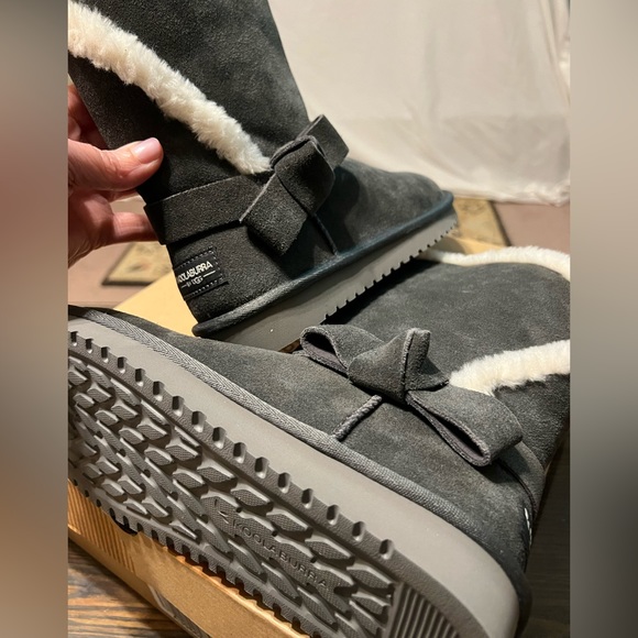 SOLD!!! 8 Koolaburra by UGG Arlena Short Boot Gray Side Bow - Picture 5 of 14